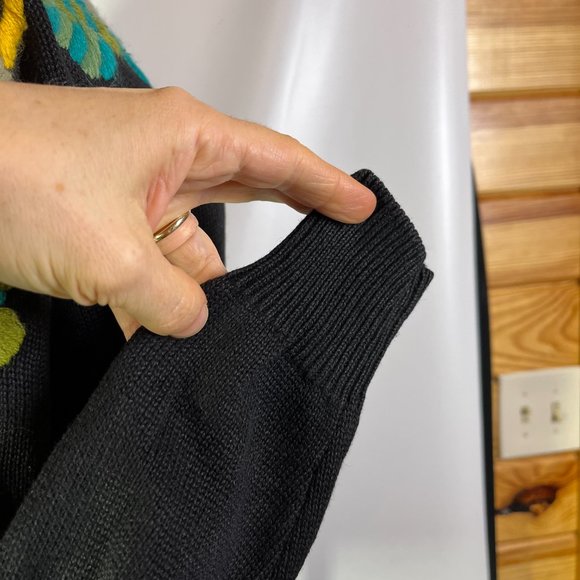 Vintage Maurada Size M Black Pullover Sweater Embroidered Colorful - Picture 7 of 11